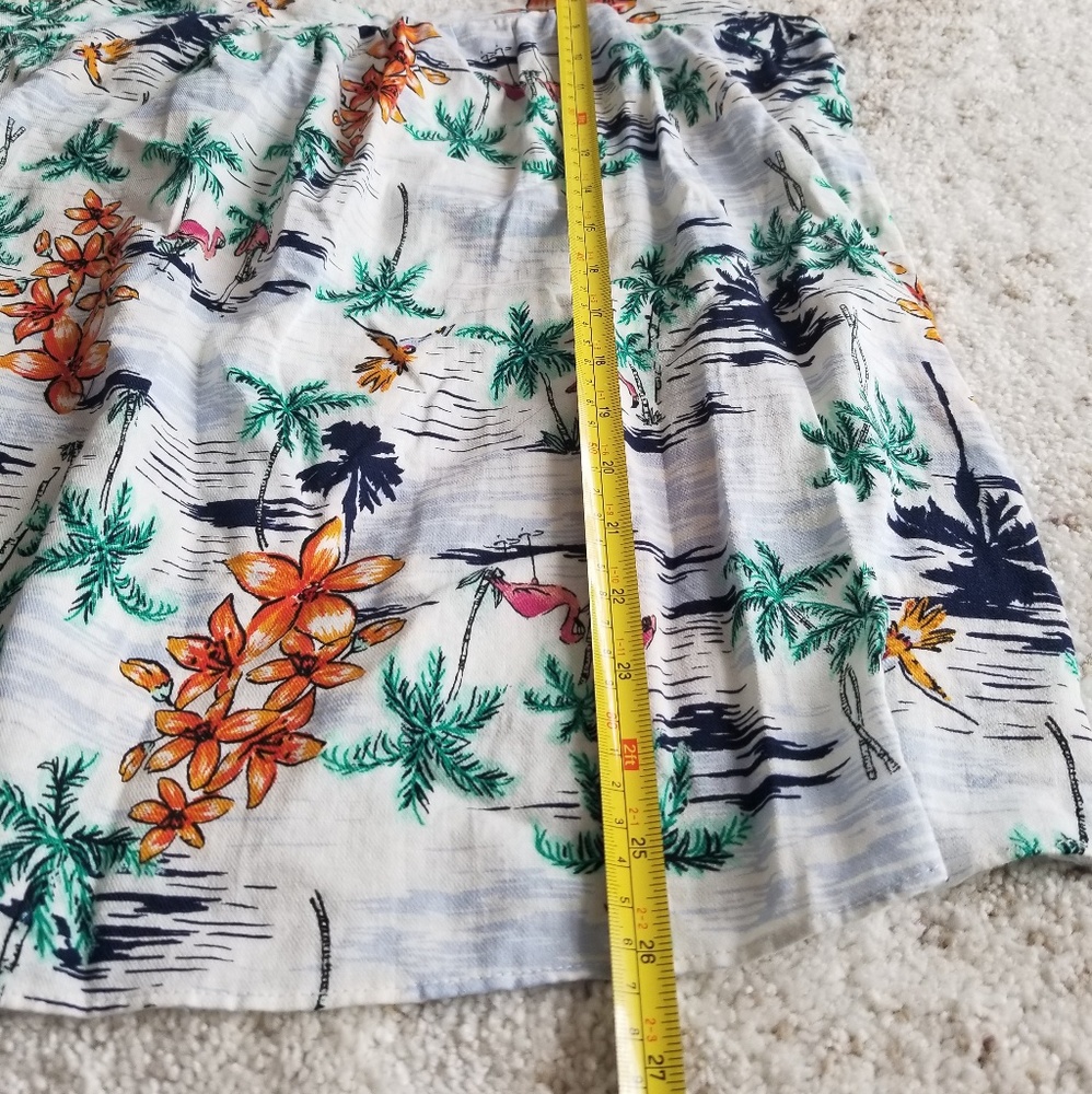 Nwt beach print ruffle spaghetti strap top Women's - Picture 3 of 7
